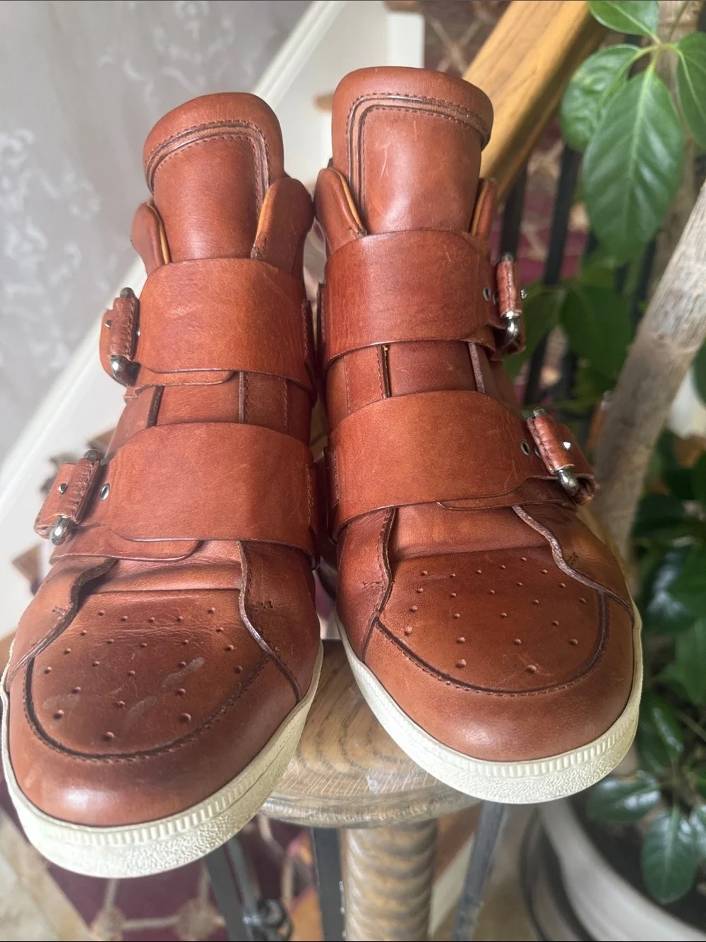 GSQUARED2 high top sneakers very good condition, euro 40 1/2 made in Italy.
